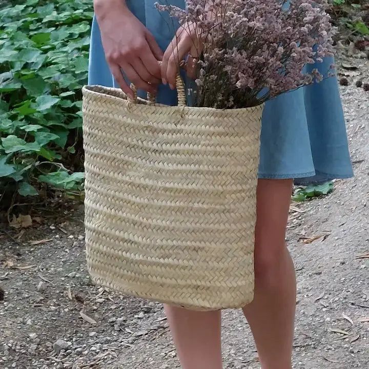 Korb mit Tragehenkel