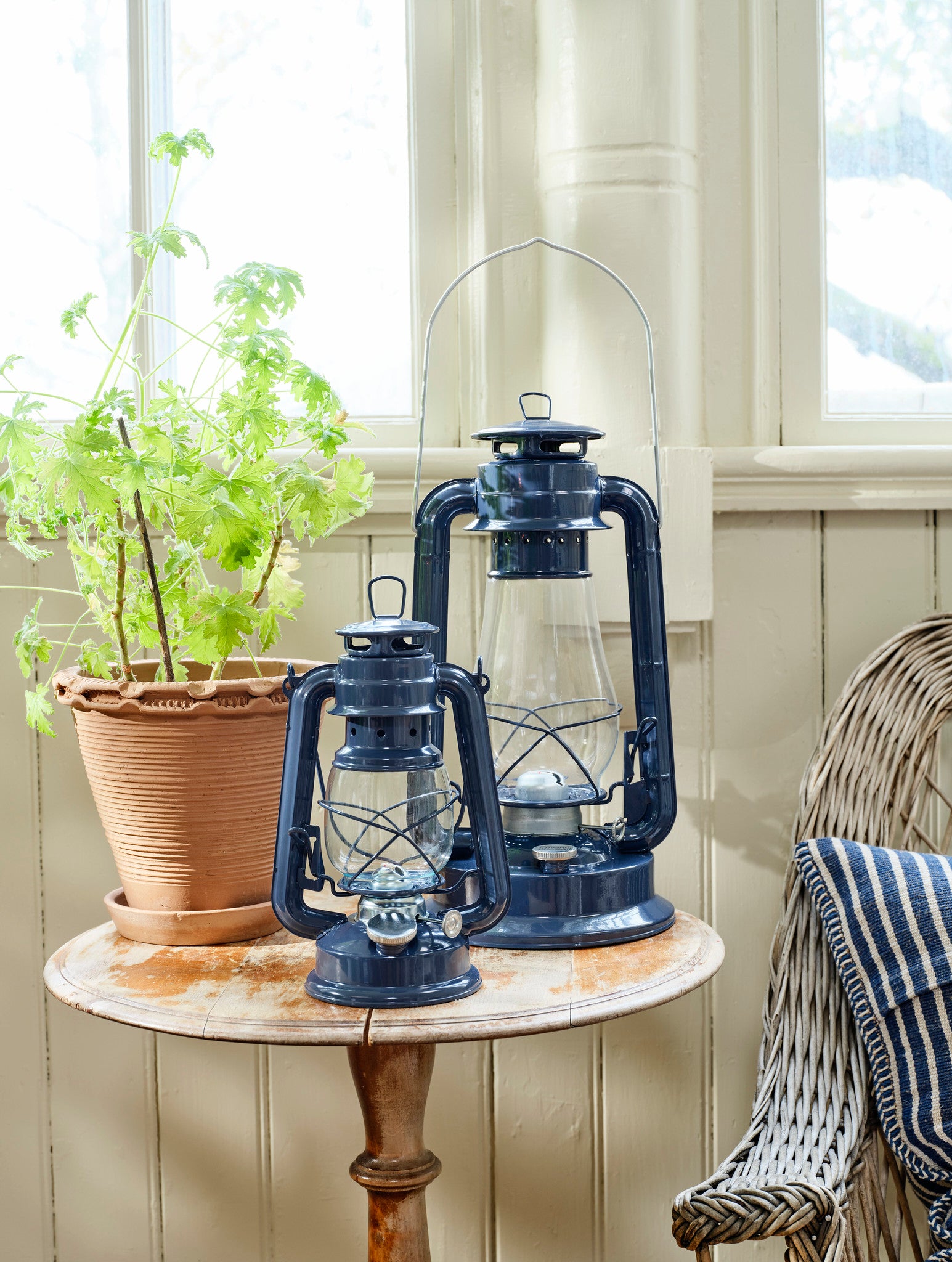 Petroleumlampe HURRICANE DUNKELBLAU