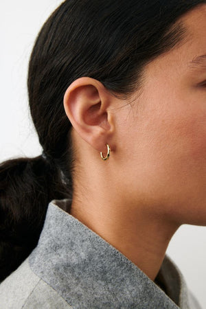 Ohrringe SMALL SPIRIT HUGGIES | Silber 14 mm