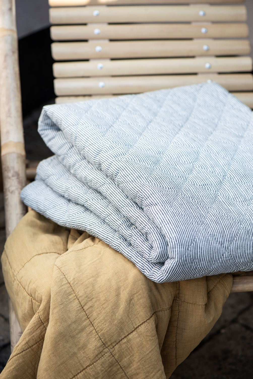 Decke Weiss | Blau gestreift