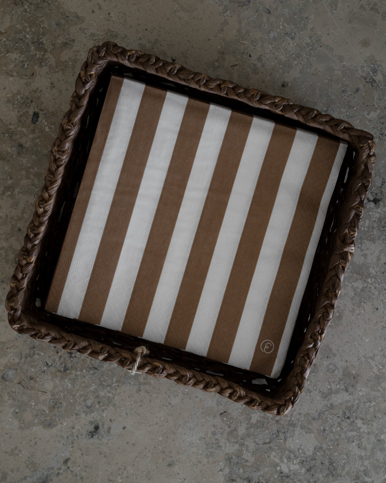 Korb Ernst | 20 x 20 cm