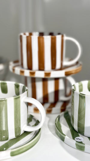 Tasse mit Unterteller MONICA | Dunkelbraun / Weiss