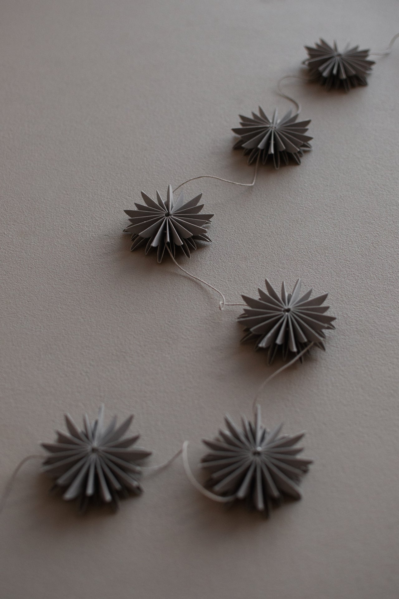 Girlande FLAKE | TAUPE